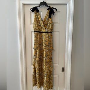 Lulus Yellow Floral Print Pleated Maxi Dress size S.